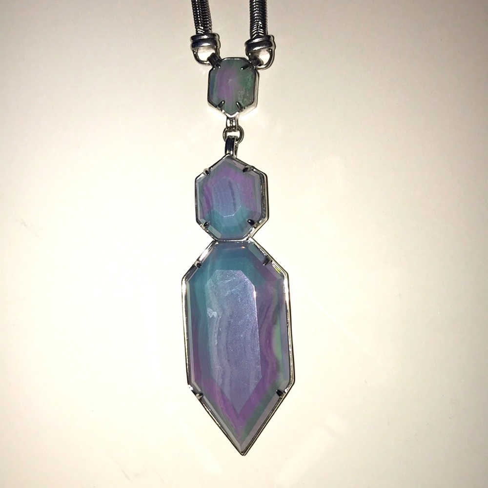 Kendra Scott necklace